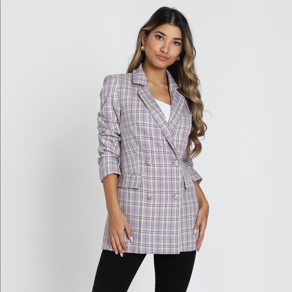 SOLD ❤️ NWT Lilac Showpo Blazer size 6